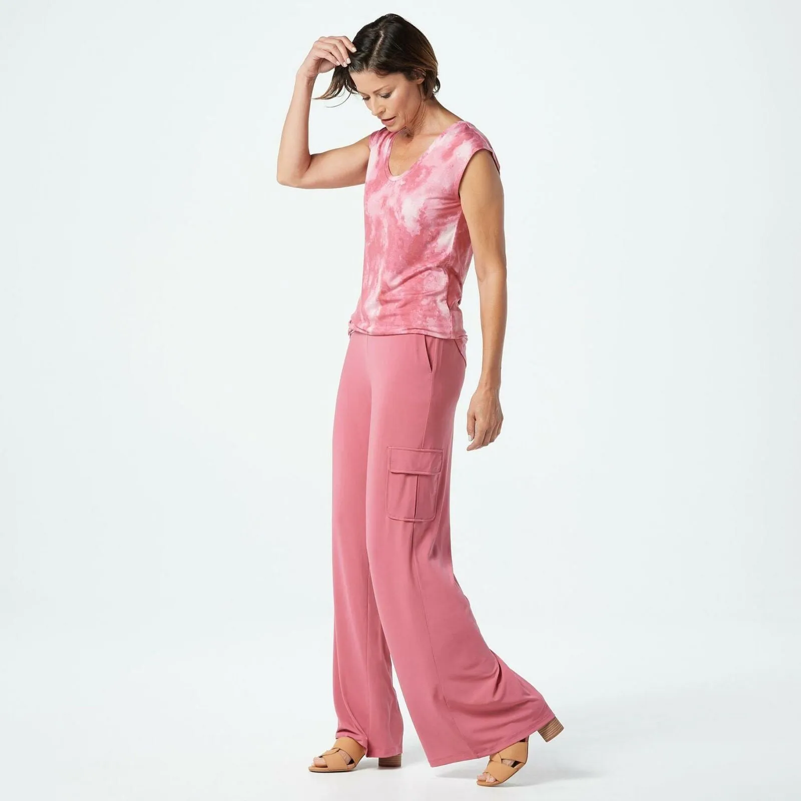 Lisa Rinna Collection Women's Rounded V-Neck Shirttail Hem T-Shirt