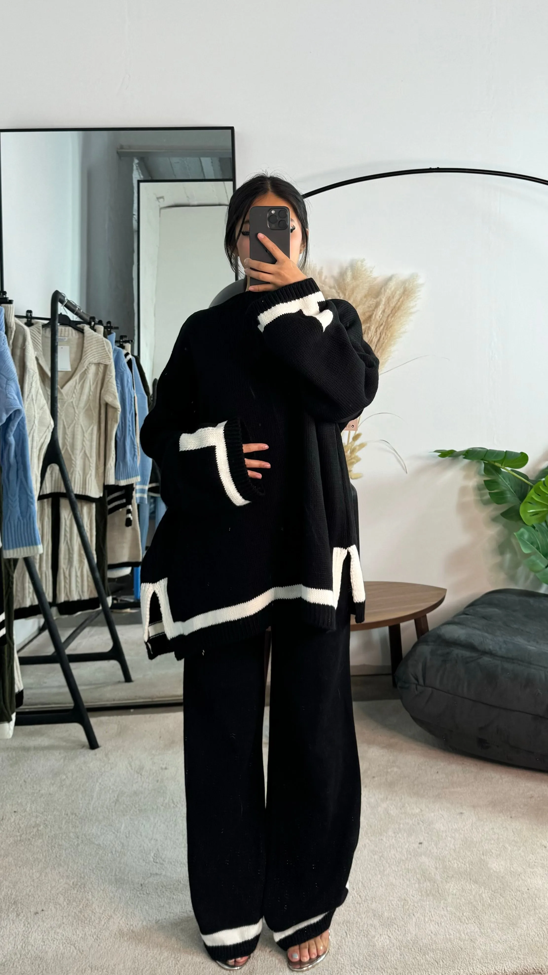Noemi - Two-Tone Lounge Set