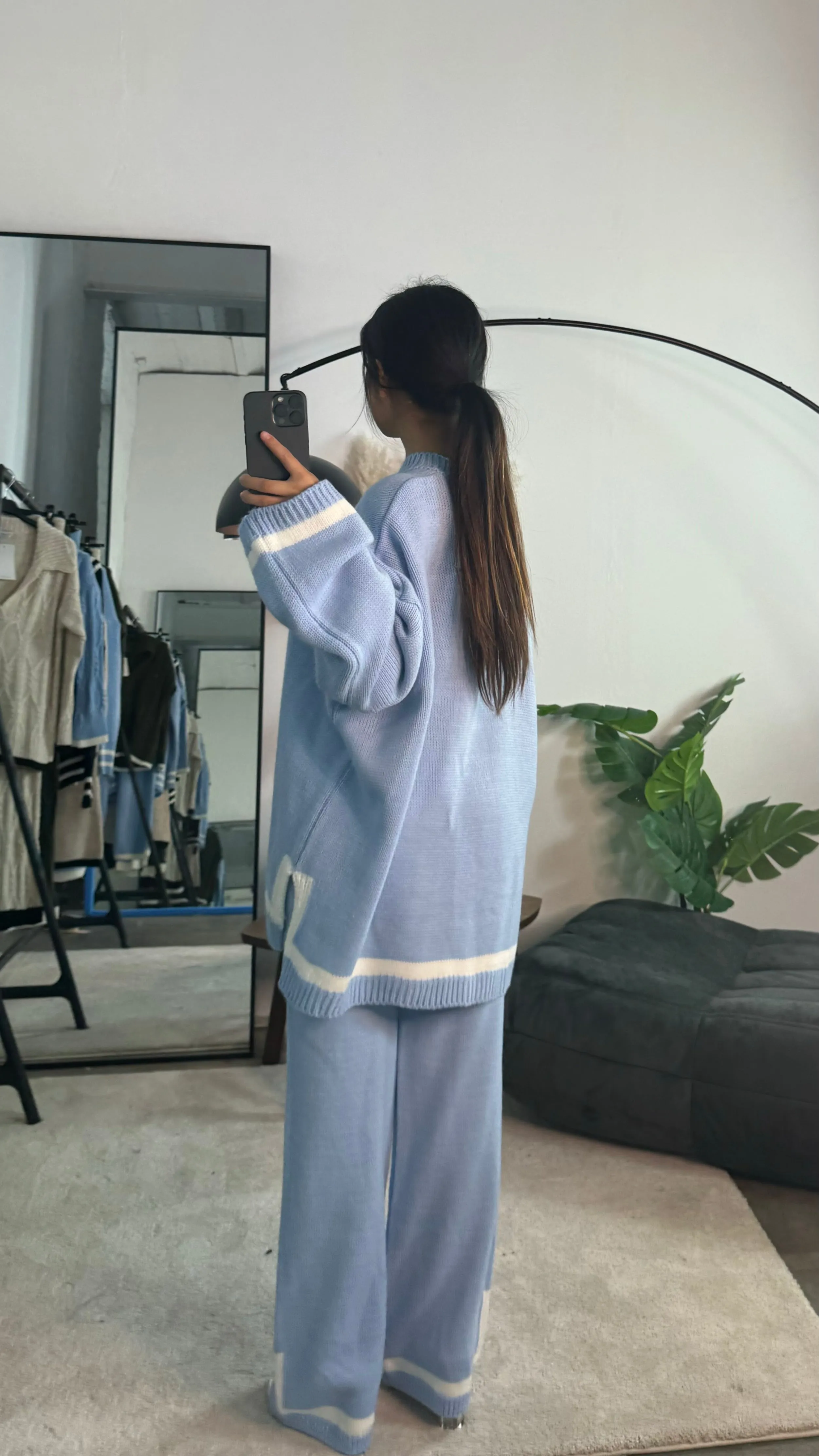 Noemi - Two-Tone Lounge Set