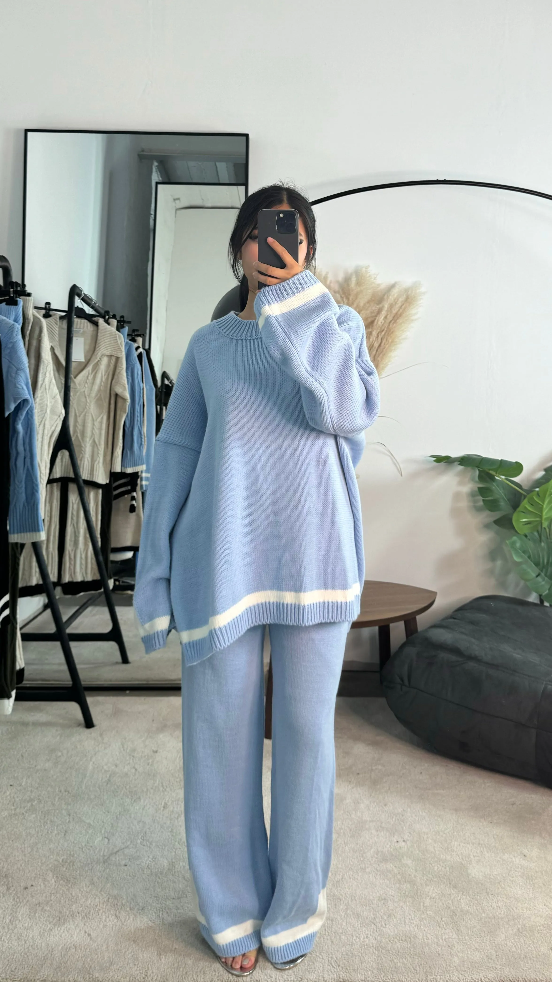 Noemi - Two-Tone Lounge Set