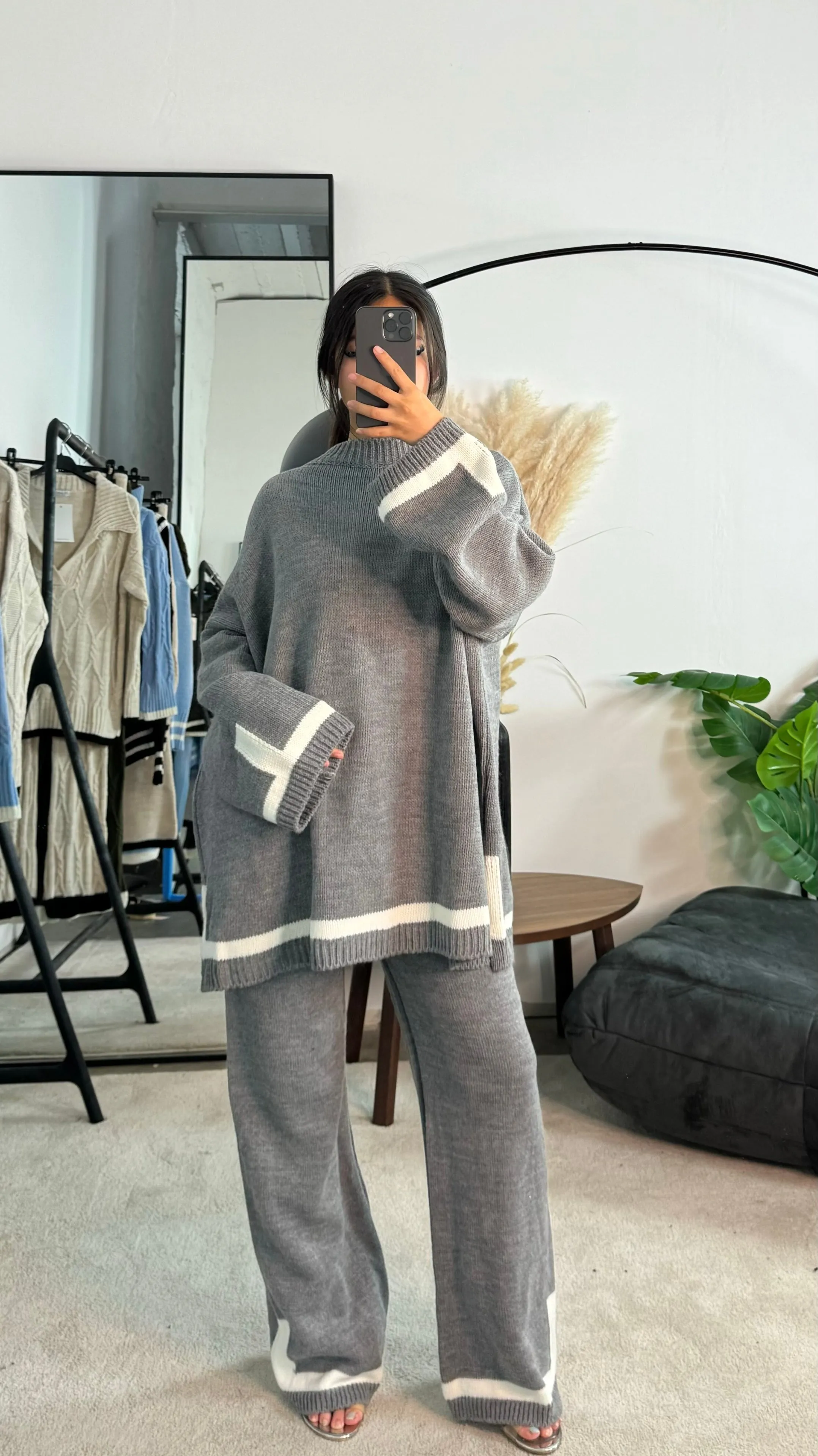 Noemi - Two-Tone Lounge Set