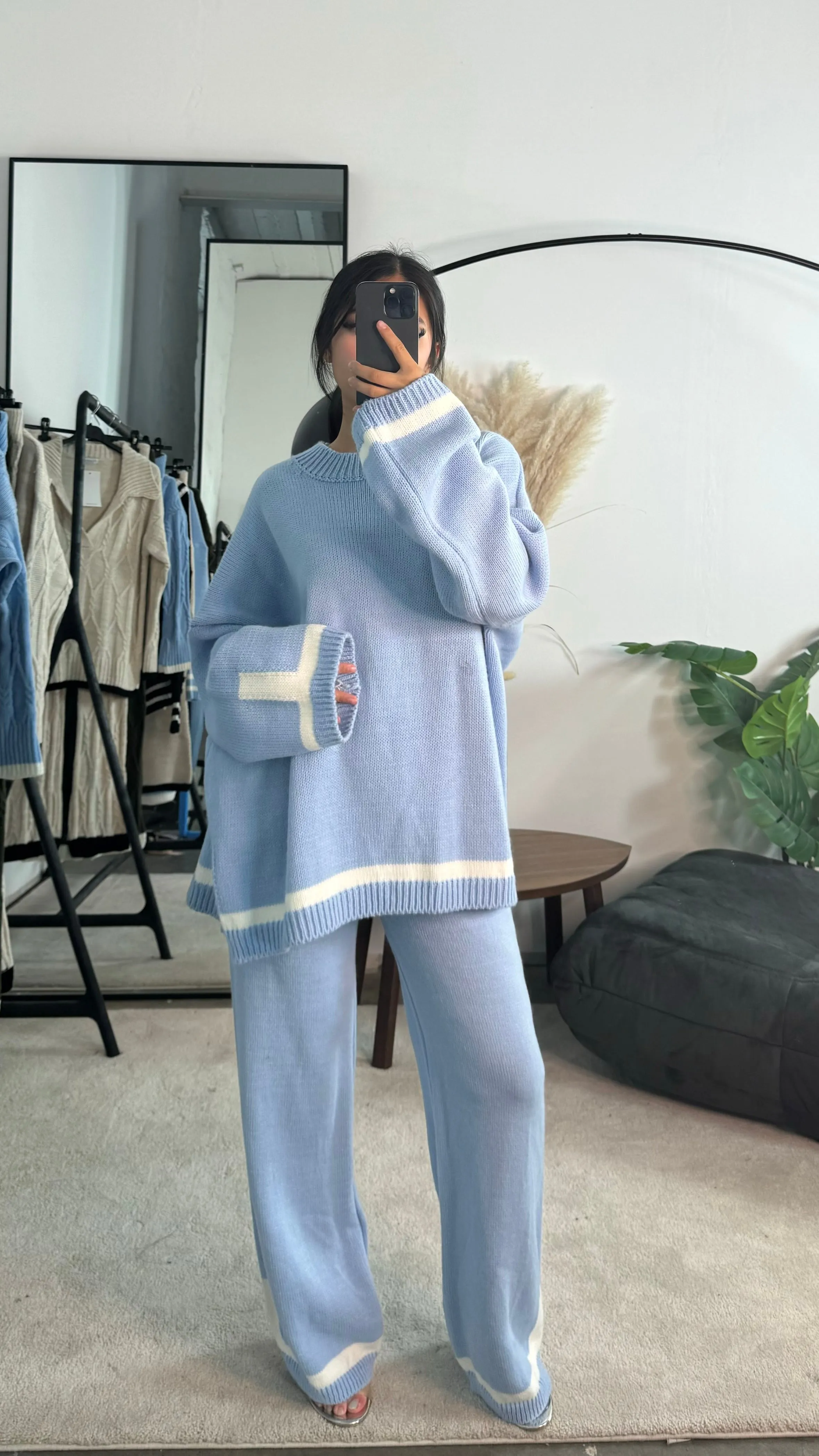 Noemi - Two-Tone Lounge Set