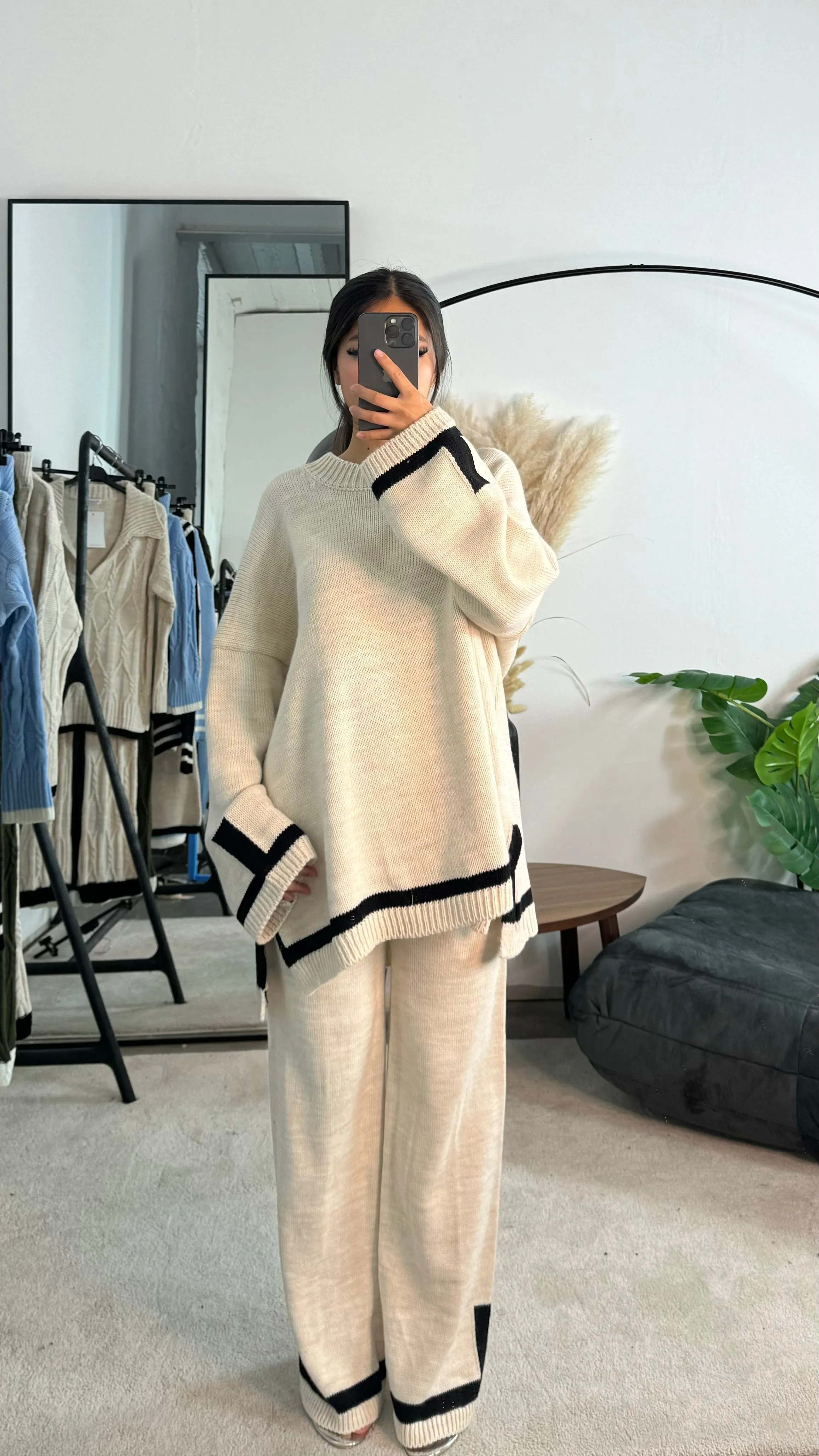 Noemi - Two-Tone Lounge Set