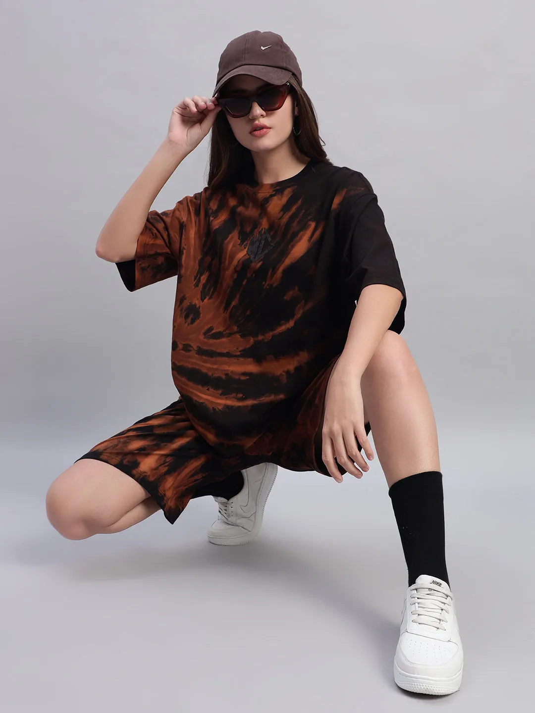 WOMEN'S HUSTLER OVER-SIZED TIE-DYE T-SHIRT (BLACK)