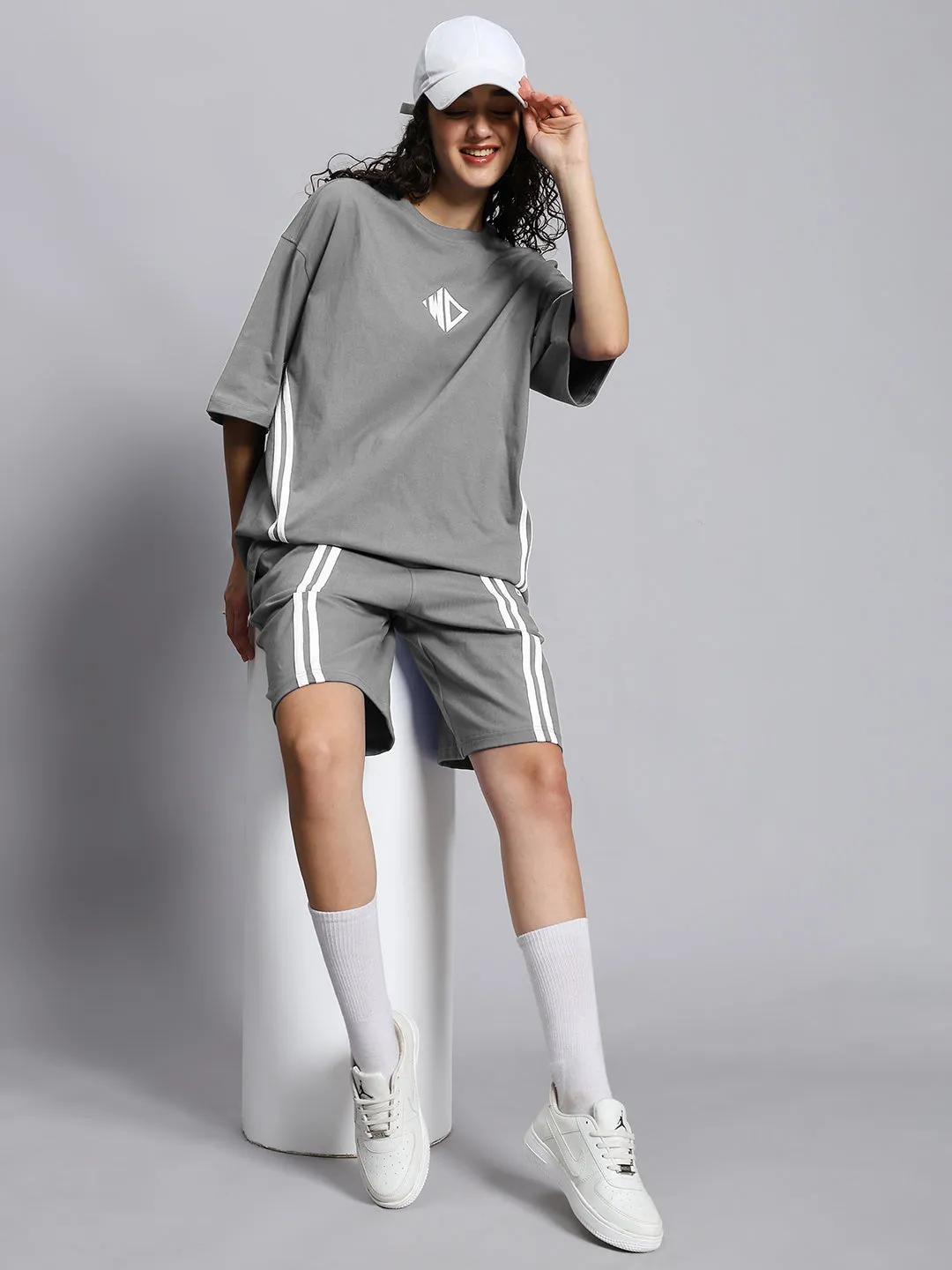 WOMEN'S OUTLOOK OVER-SIZED T-SHIRT (GREY)